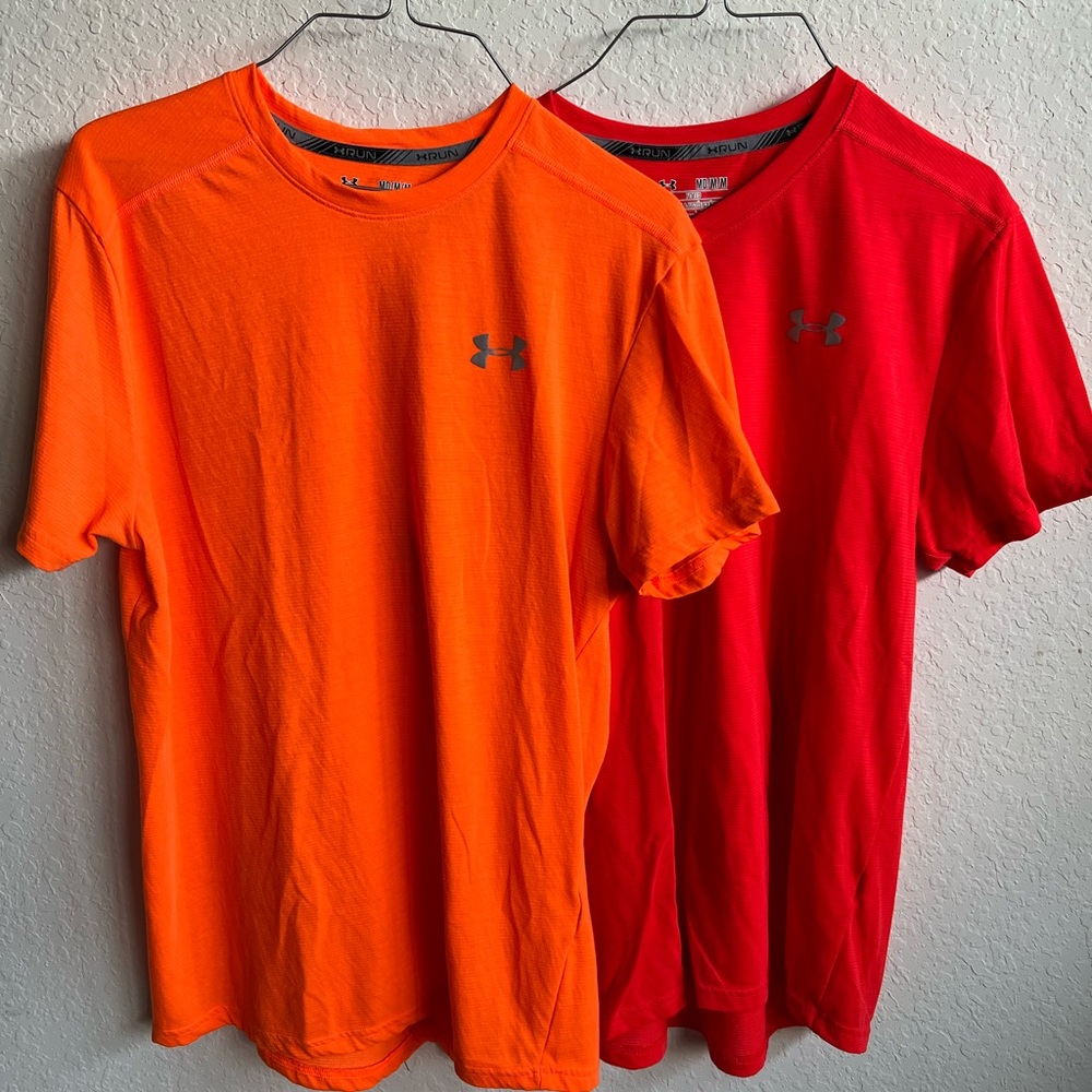 Men’s Under Armour HeatGear shirts. Size medium. Used-like new. Set of 2
